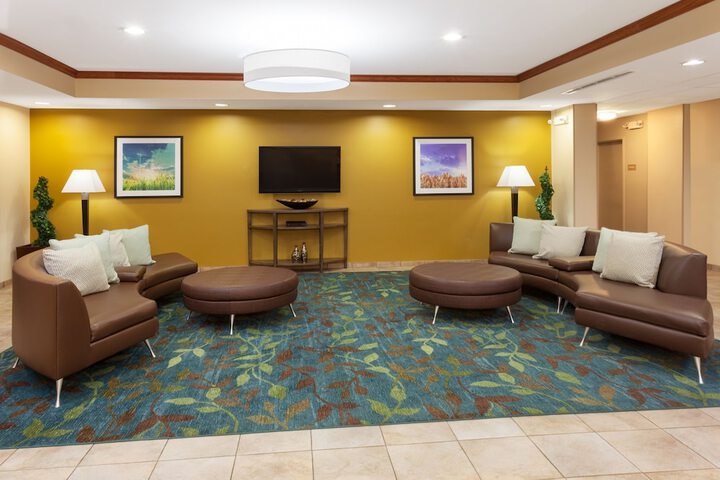 Candlewood Suites Aurora Naperville