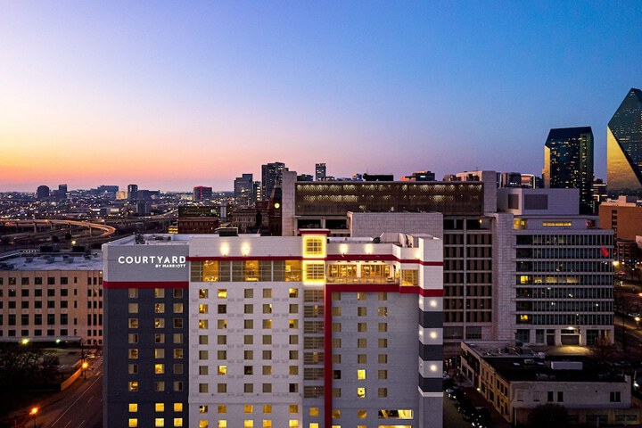 Courtyard by Marriott Dallas Downtown/Reunion District