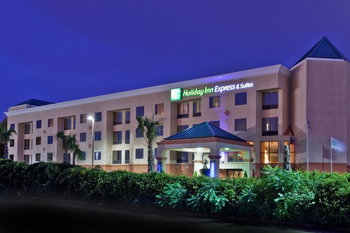 Holiday Inn Express Hotel & Suites, an IHG Hotel