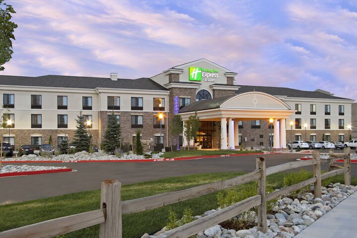 Holiday Inn Express & Suites Colorado Springs First & Main, an IH