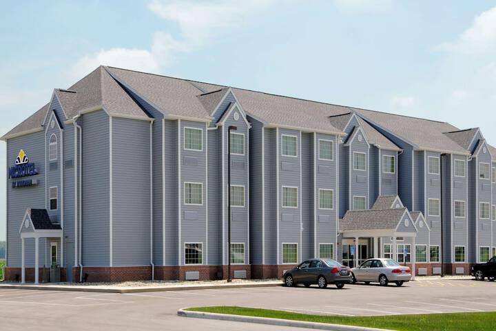 Microtel Inn & Suites by Wyndham Delphos