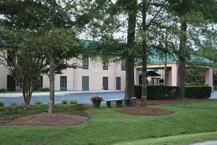 Moncks Corner Inn (Formerly Holiday Inn Express)