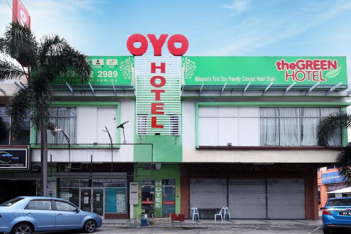 OYO 479 The Green Hotel