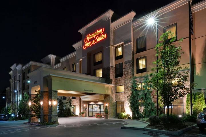 The Hampton Inn & Suites Puyallup