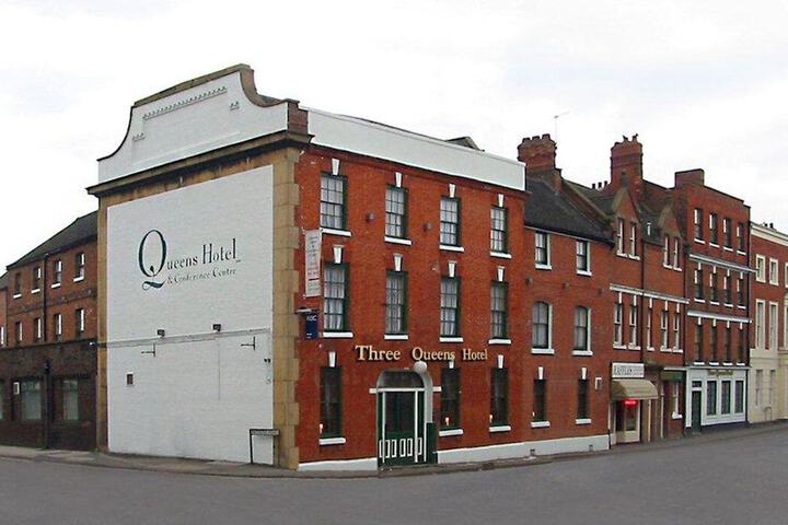 Three Queens Hotel