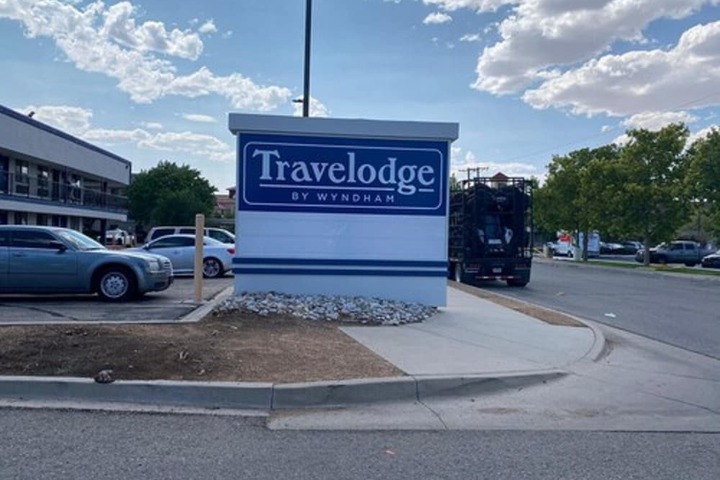 Travelodge by Wyndham Albuquerque West