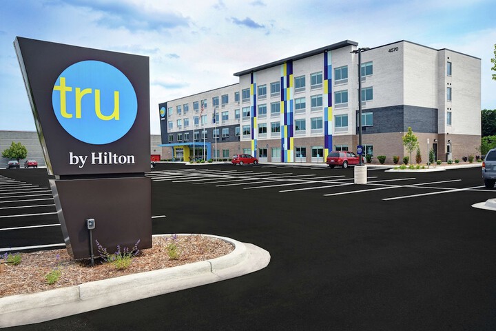 TRU by Hilton Grand Rapids Airport