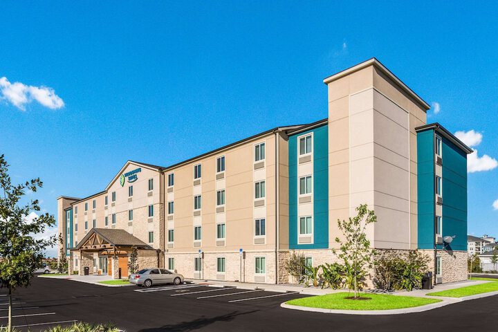 Woodspring Suites Davenport