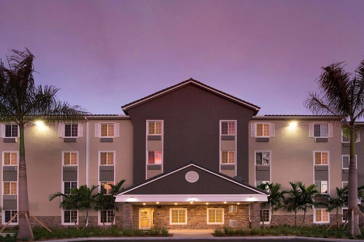 WoodSpring Suites Deerfield Beach