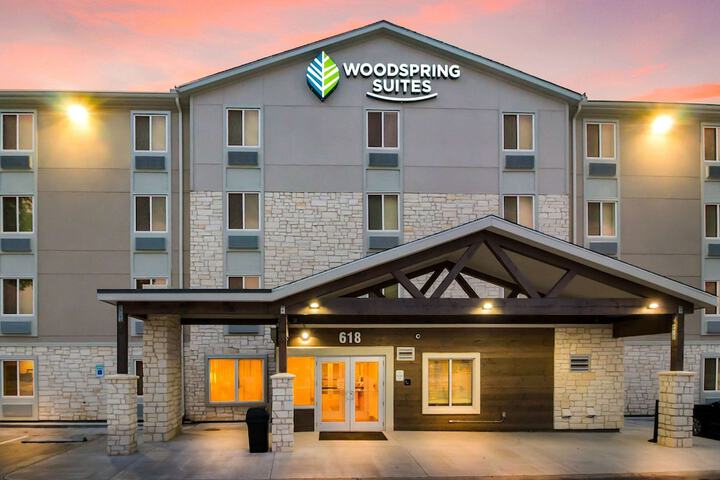 Woodspring Suites Lake Jackson